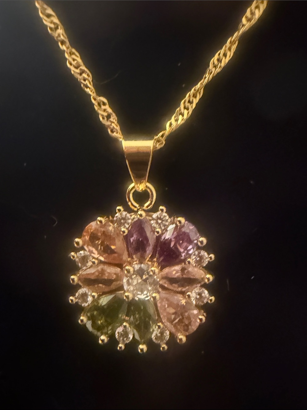 NWOT BEAUTIFULLY CRAFTED NECKLACE